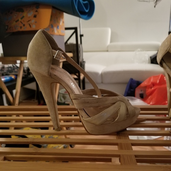 Heel - Picture 2 of 2